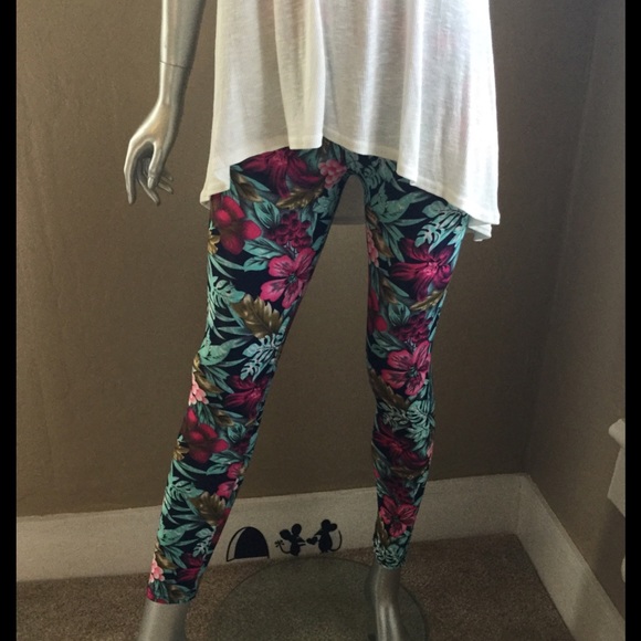 Boutique Pants - Mint & Magenta Floral Leggings Boutique Pants - Mint & Magenta Floral Leggings