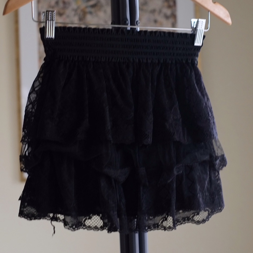 Black lace layer skirt