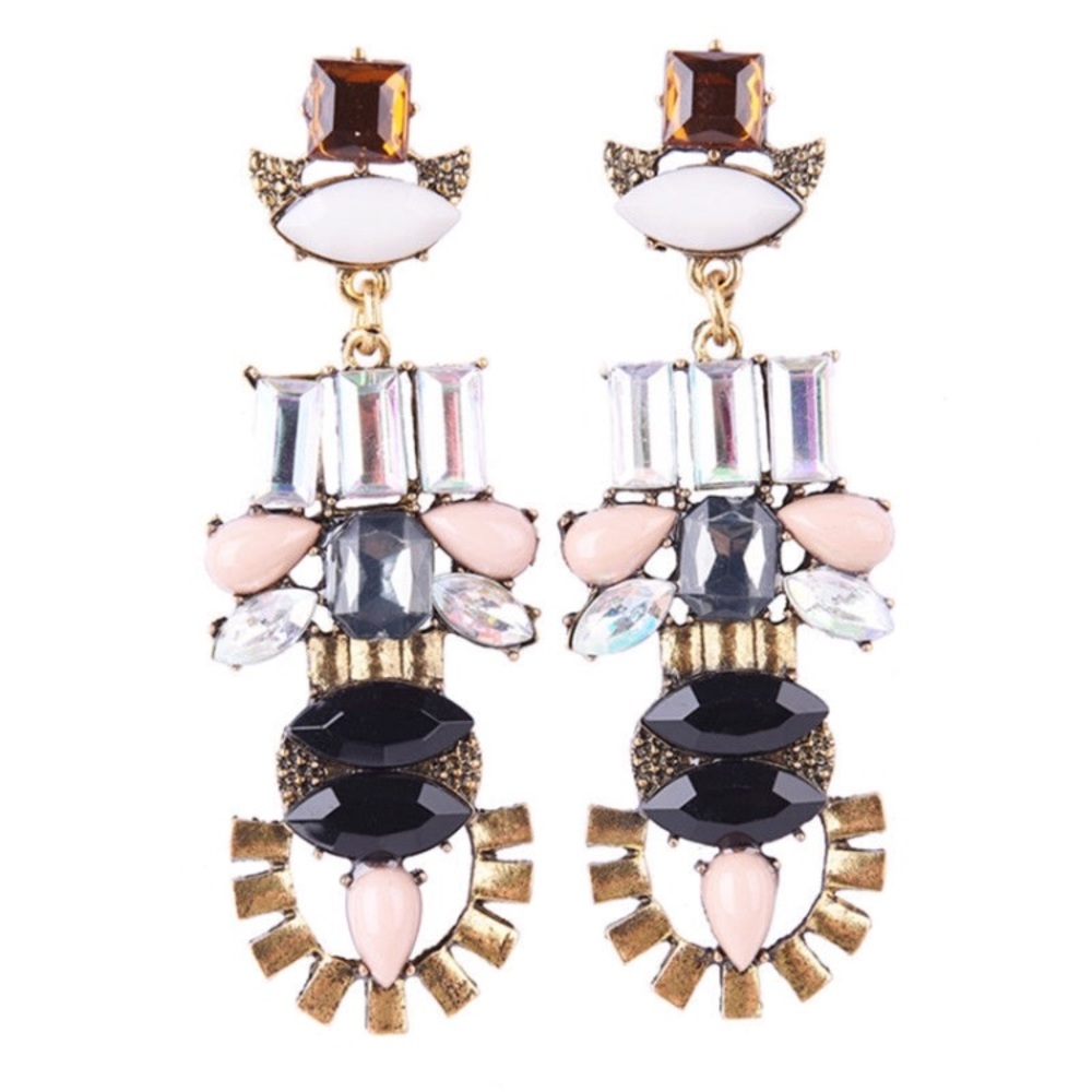 ✨Chrystal Rhinestone Earrings✨ - Picture 2 of 3