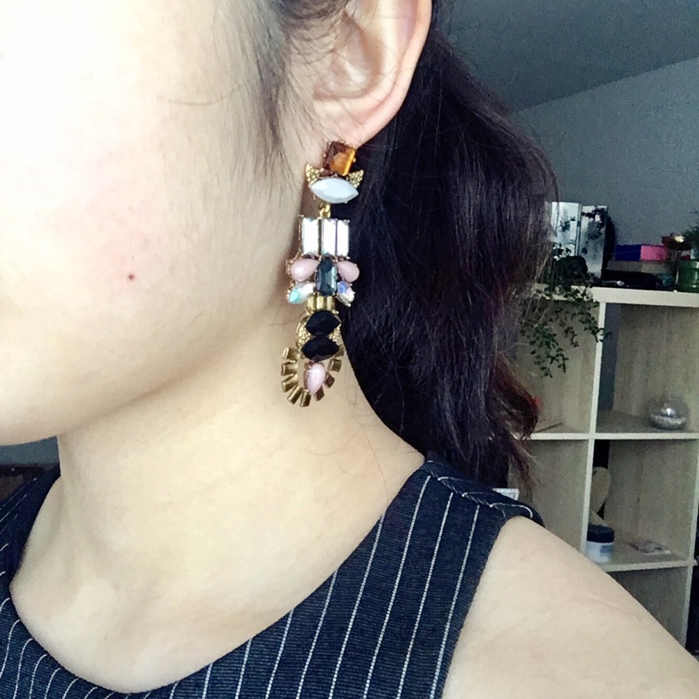✨Chrystal Rhinestone Earrings✨ - Picture 3 of 3