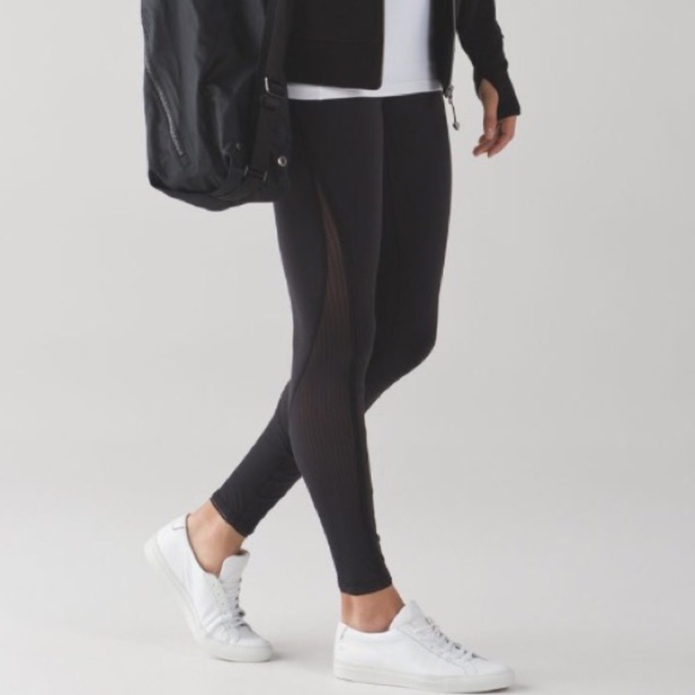 Lululemon Deep Breath Black Yoga leggings pant sz4