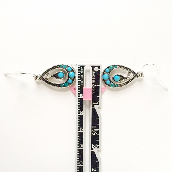NWT Vintage Inspired Turquoise Tear Drop Earrings - Picture 3 of 5