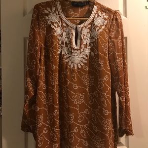 Susan Graves sheer polyester embroidered tunic Susan Graves sheer polyester embroidered tunic