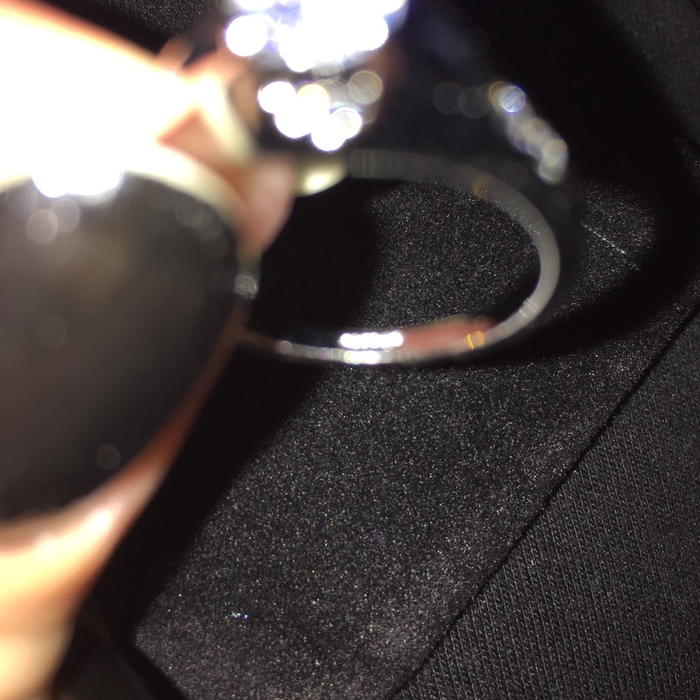 💍Engagement Style Ring 💍 - Picture 4 of 4