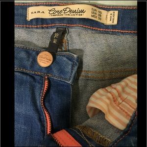 Zara trendy colour, slim fit jeans.
