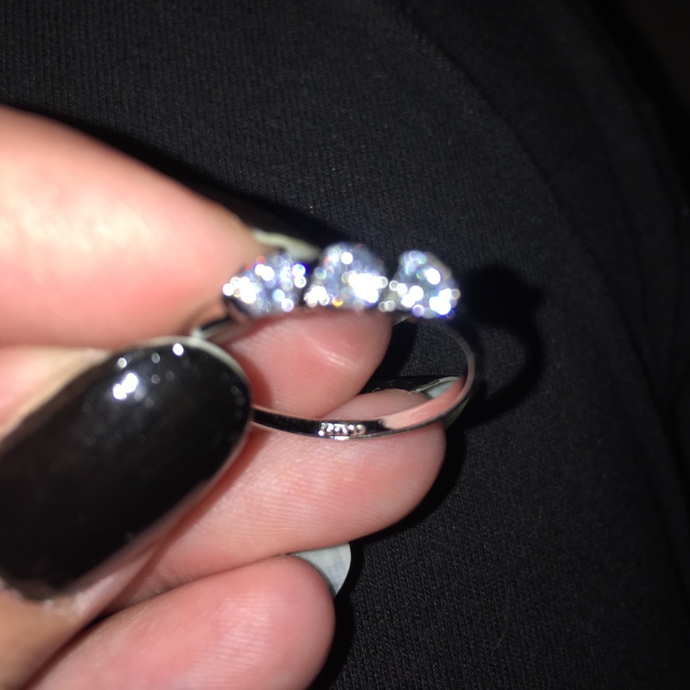 Sparkling Ring - Picture 2 of 2