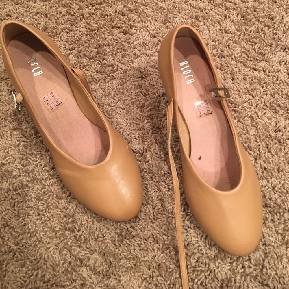 Bloch Character shoes