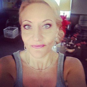 Meet your Posher, Suzanne