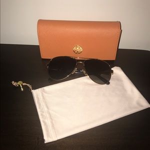 Aviator/Pilot Tory Butch Sunglasses