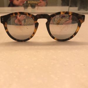 AUTHENTIC ILLESTEVA Leonard's