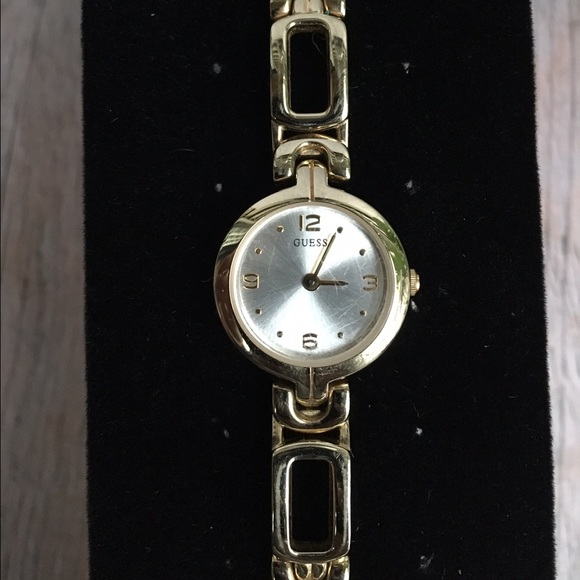 Guess Women's Gold Link Watch - Picture 1 of 2