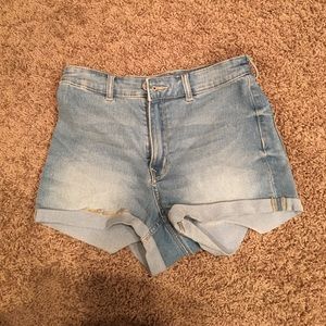 High wasted shorts