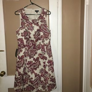 The Limited-Gorjus sleeveless paisley dress