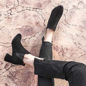 Black boots, stylish, heelsMAKE A OFFER