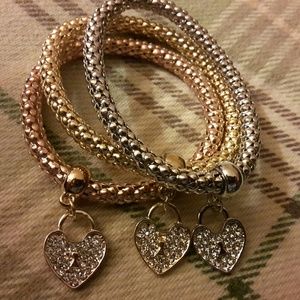 Stretch bracelet set of three hearts