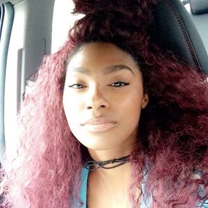 Meet your Posher, Vee