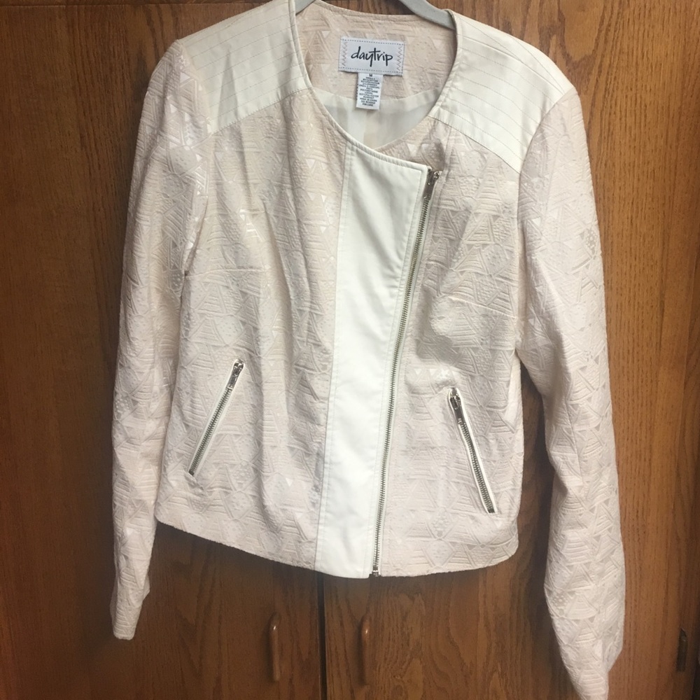 Daytrip jacket size medium