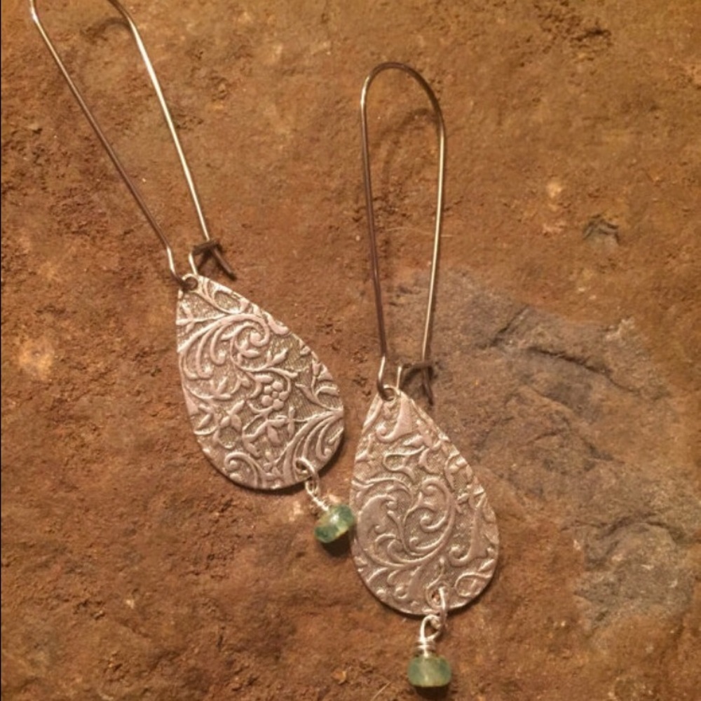 Silver tone floral design, sea foam green beads