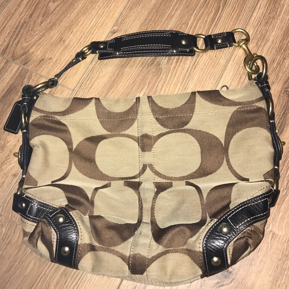 ✨Excellent condition Coach Carly shoulder bag✨