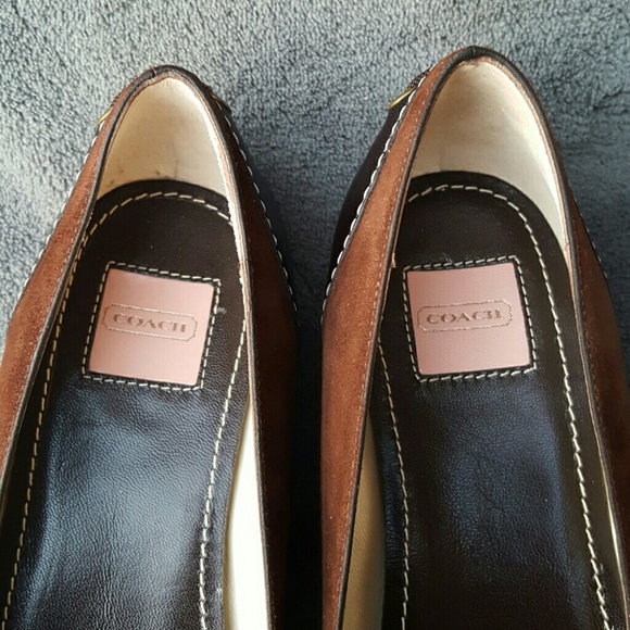 Coach Tulla Brown Kitten Bow Pump - Picture 3 of 8