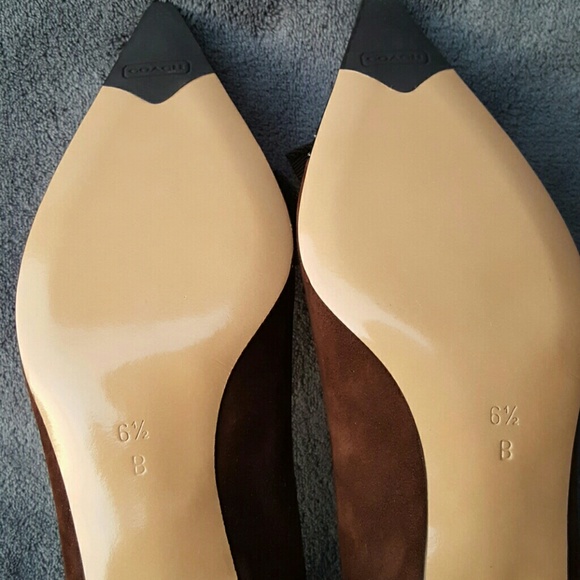 Coach Tulla Brown Kitten Bow Pump - Picture 6 of 8