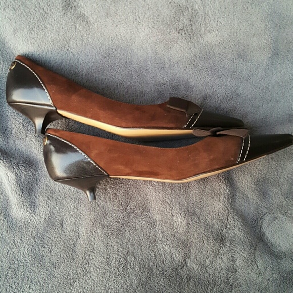 Coach Tulla Brown Kitten Bow Pump - Picture 7 of 8