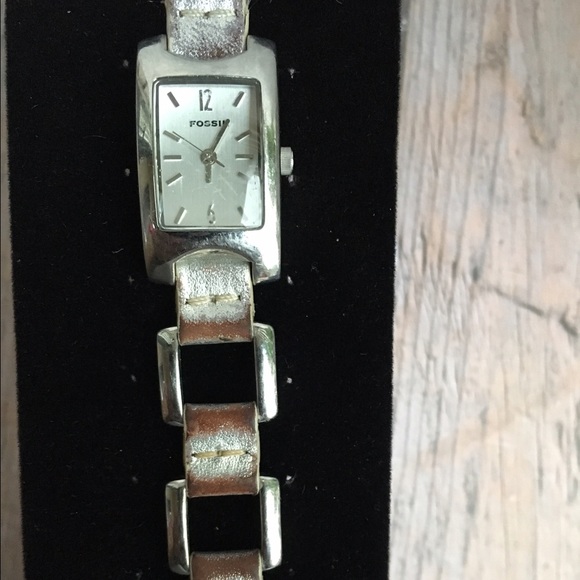 Fossil Women's Silver Rustic Watch - Picture 1 of 2