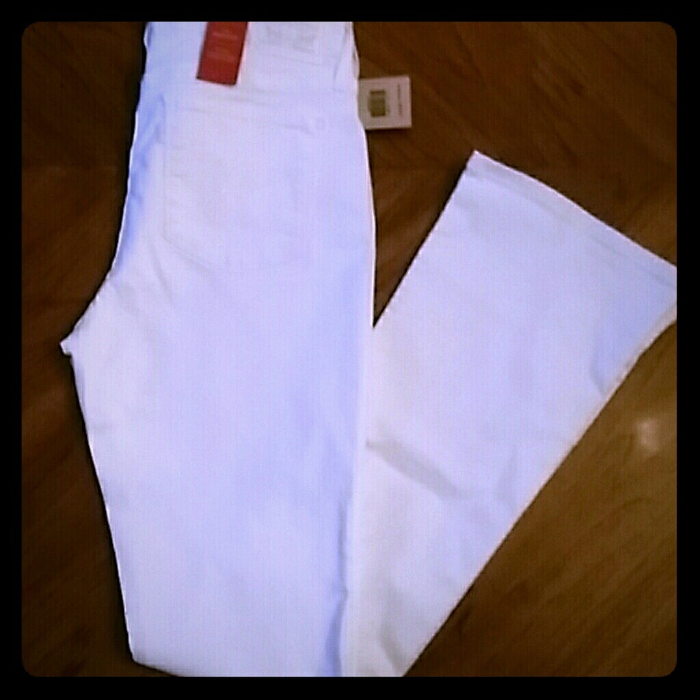 NWT Levi's 715 White Jeans 31?32