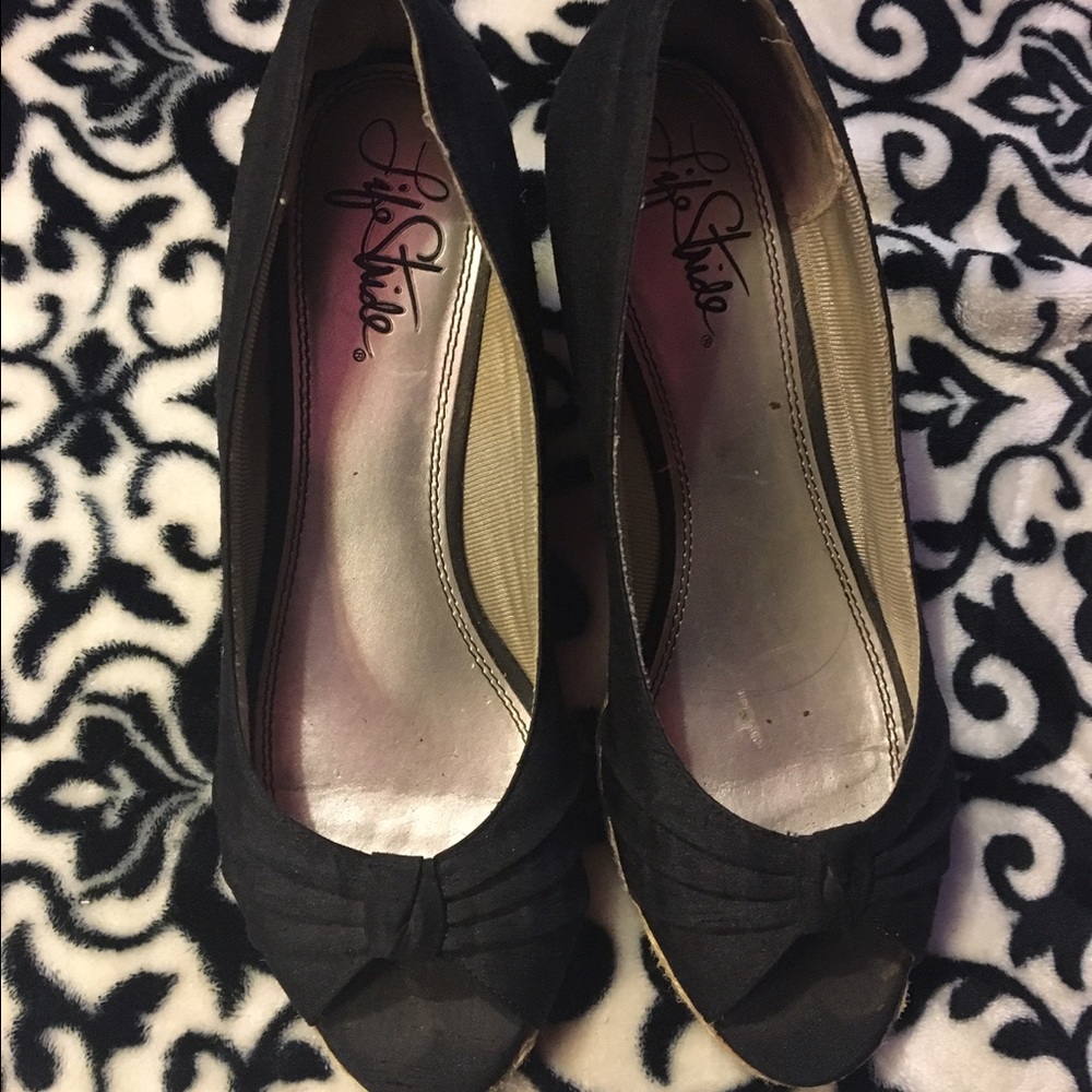 Black platform heeled espadrilles