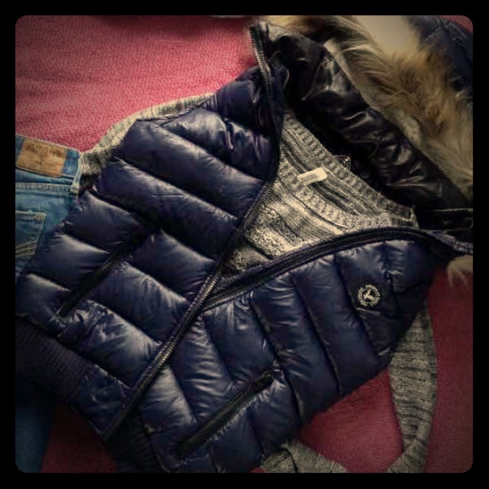 AE vest
