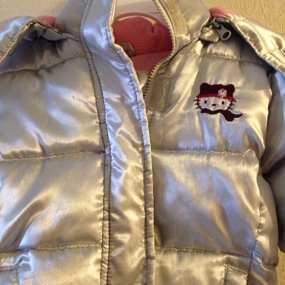 Hello kitty spring sale πΊ π£ π· - Picture 2 of 4