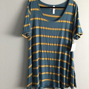NWT Large LuLaRoe Perfect T