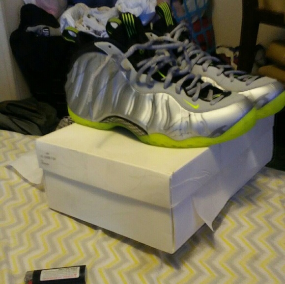 Foamposite metallic camo