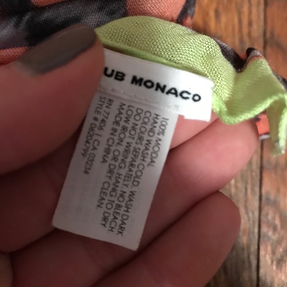 Club Monaco scarf - Picture 2 of 2
