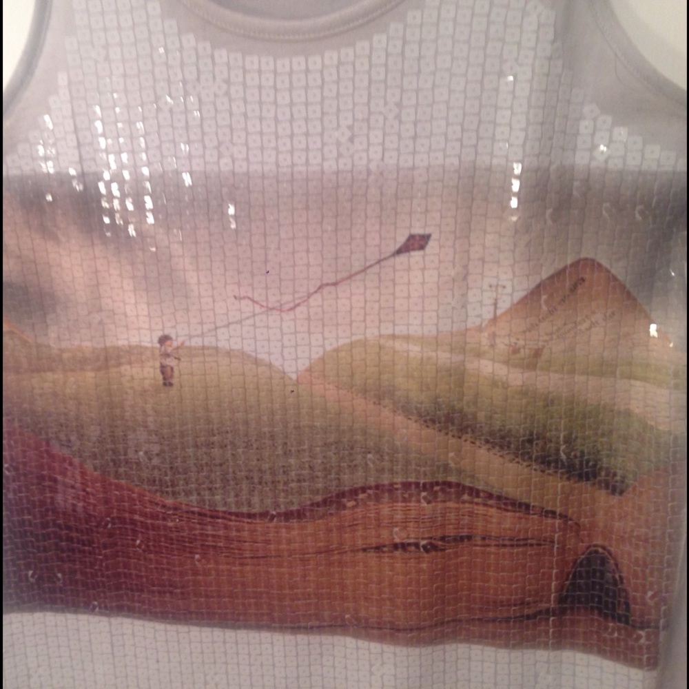 Tank top. - Picture 2 of 3