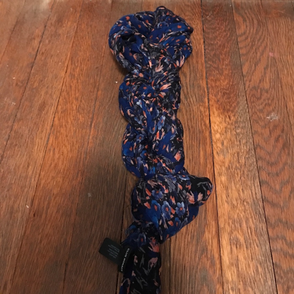 Club Monaco scarf