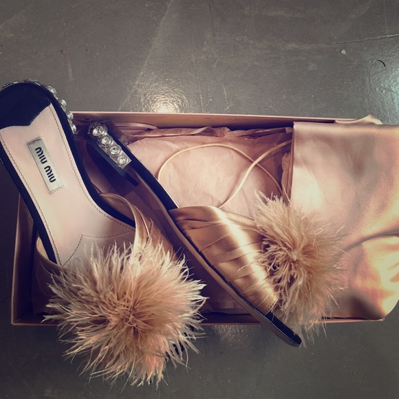 Miu miu marabou sandal. So chic.