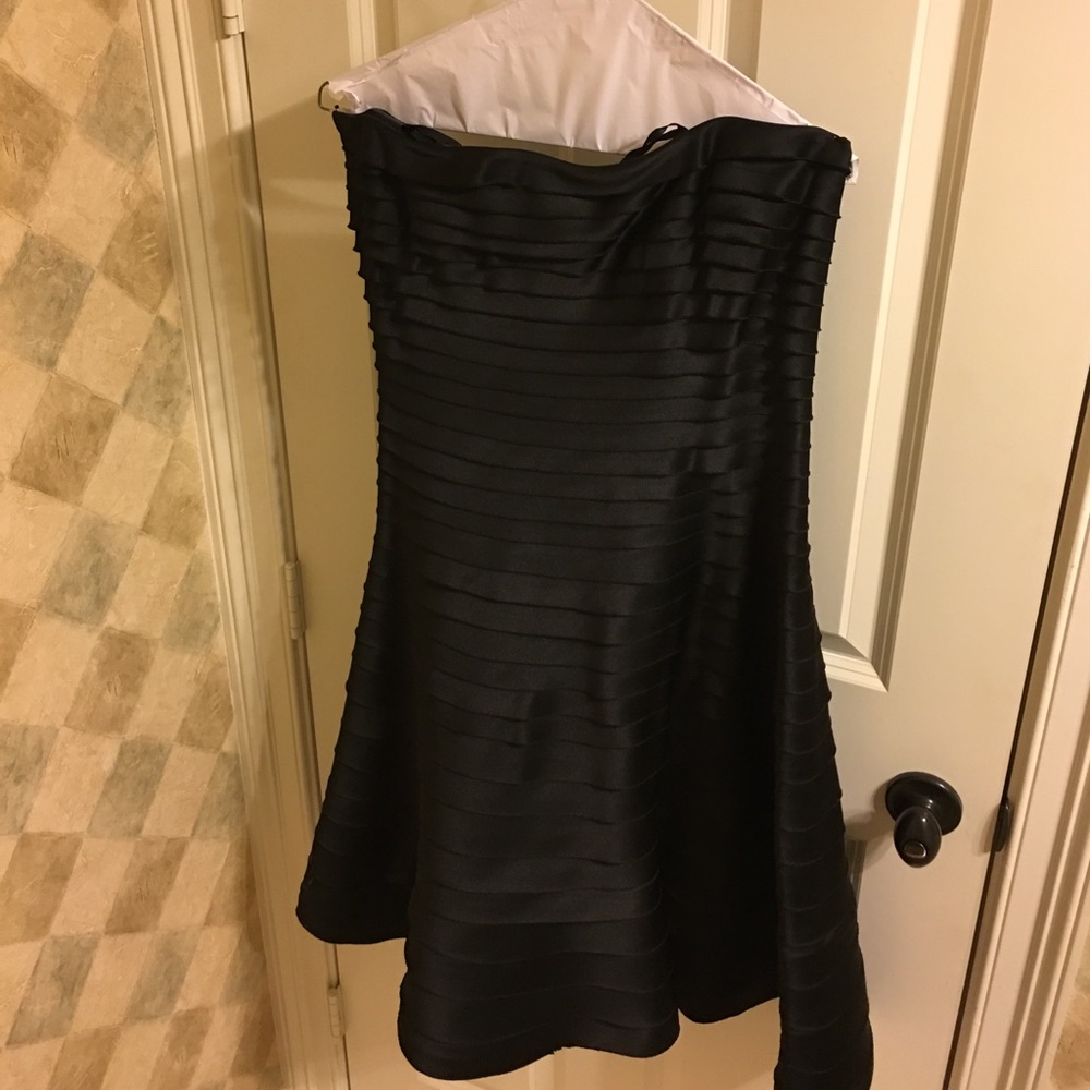 Gorgeous black strapless cocktail dress!