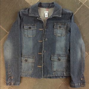 Bass semi fitted denim jacket Bass semi fitted denim jacket