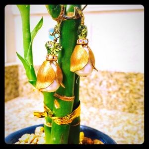 Very pretty dangle earring !!!