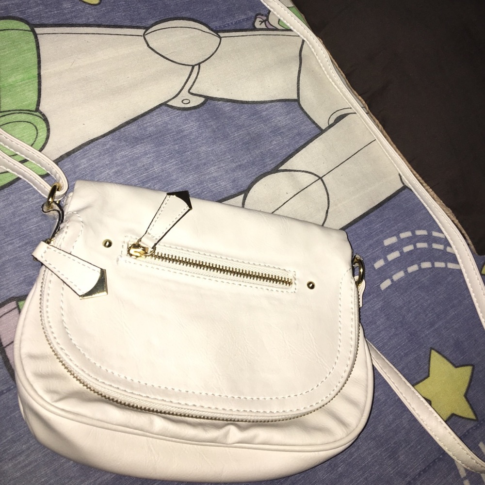 Apt 9 bag