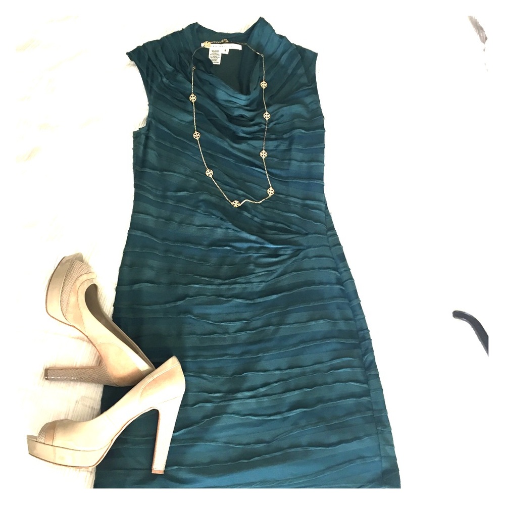 Dark green dress