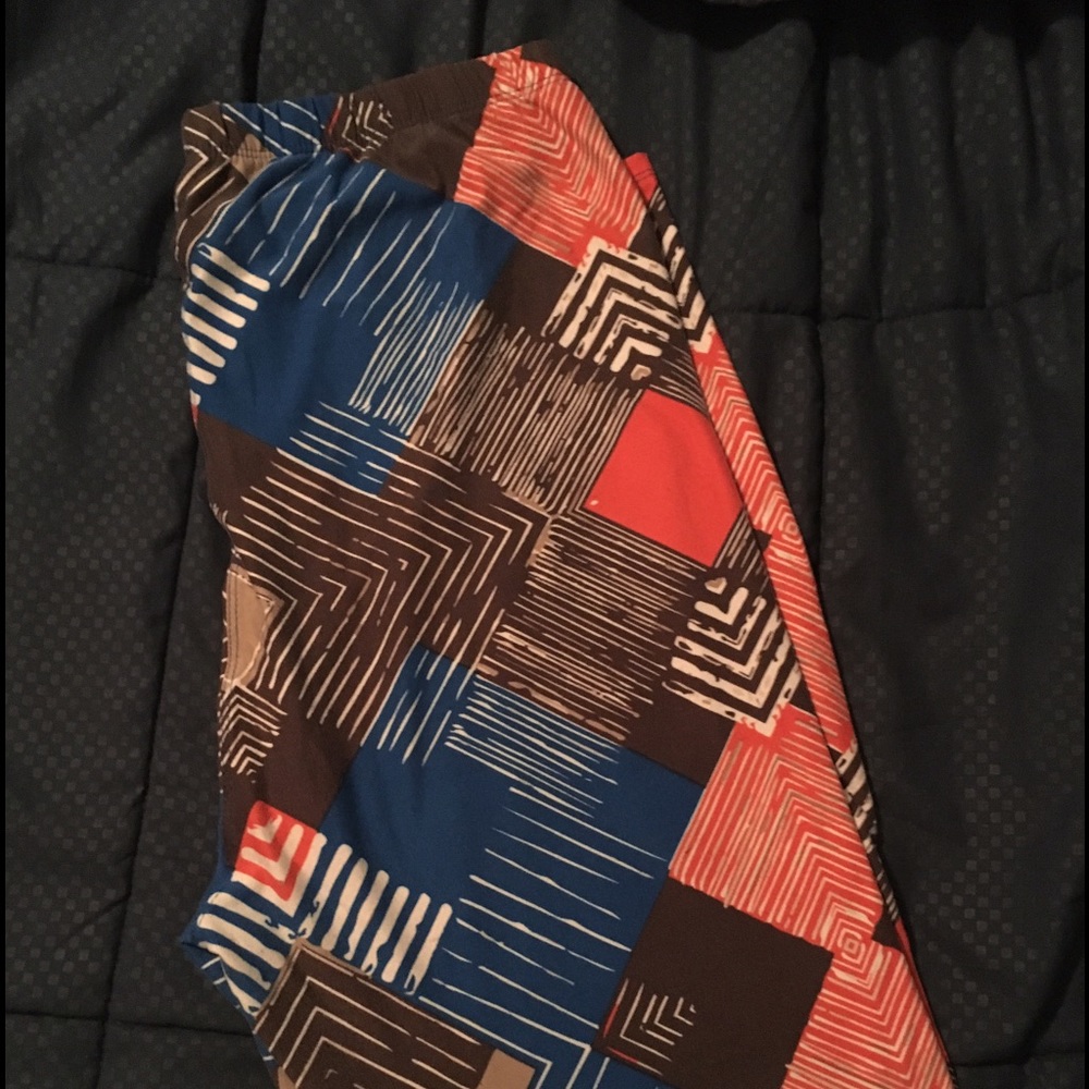 Lularoe Leggings Tall & Curvy!