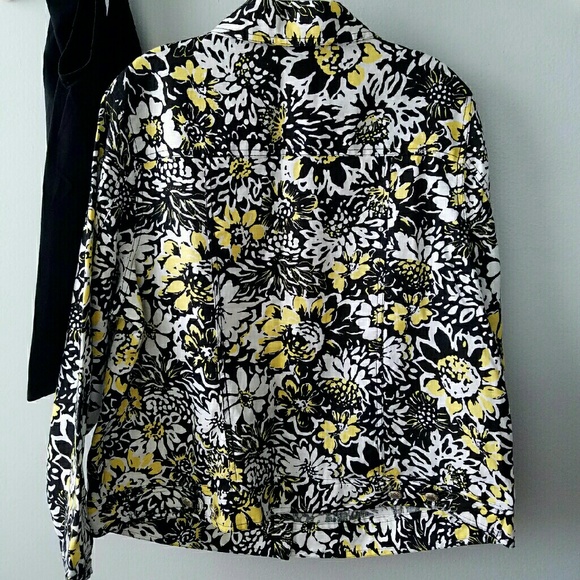 Pretty linen jacket - Picture 3 of 3