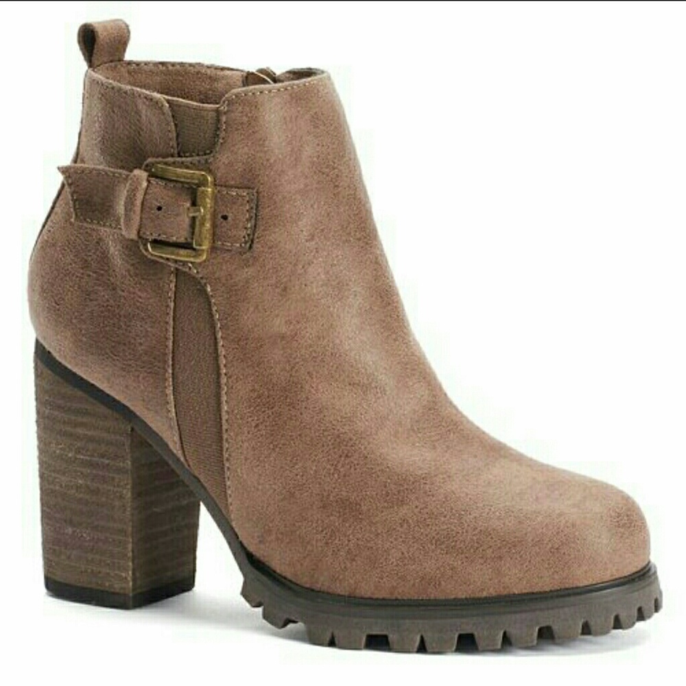 Sugar Ankle Boots - Brown - size 9.5. Barely used!
