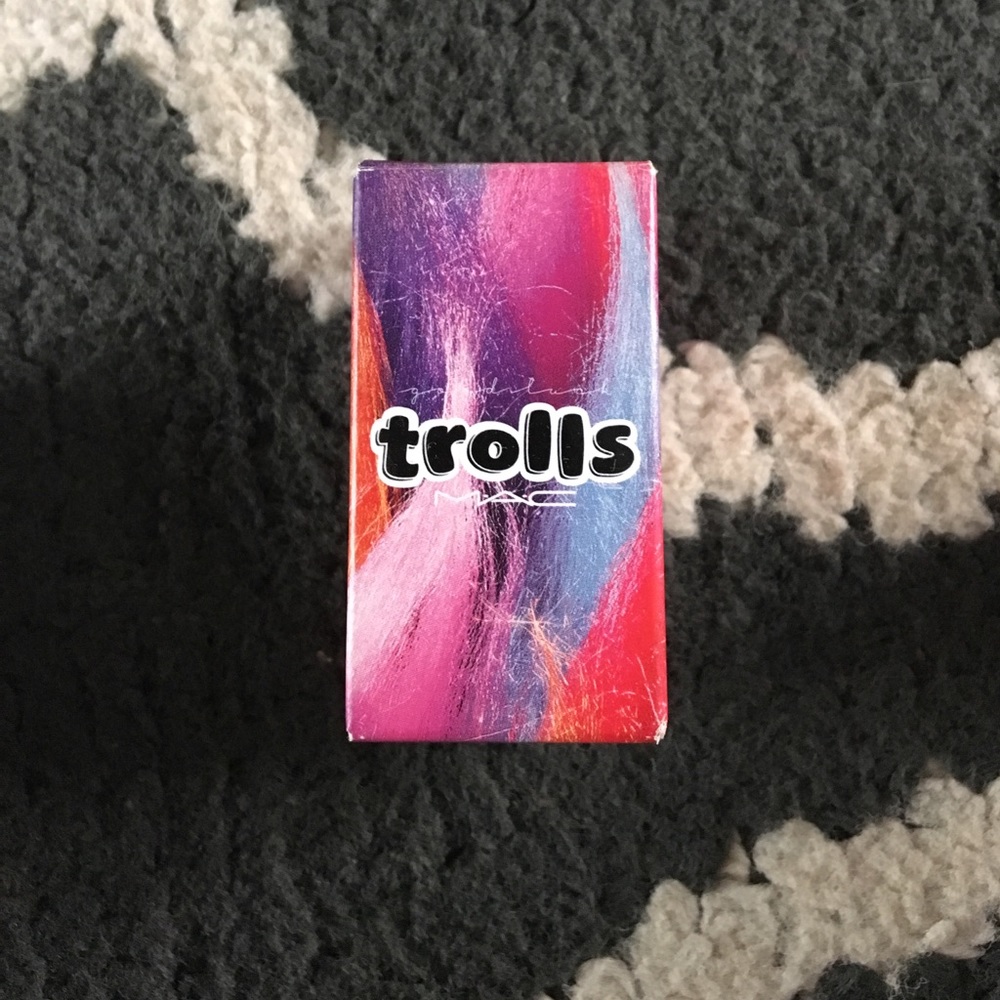 Mac trolls glitter