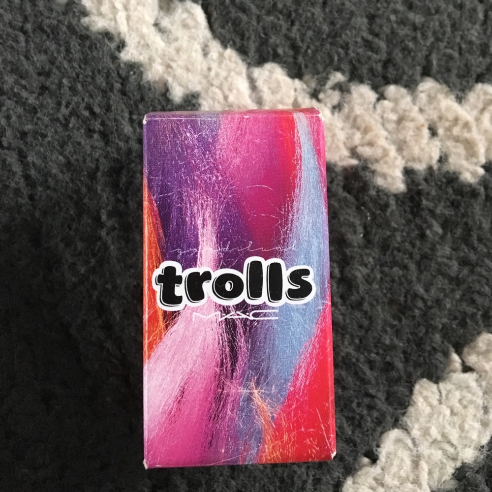 Mac trolls glitter
