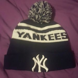 Yankees beanie