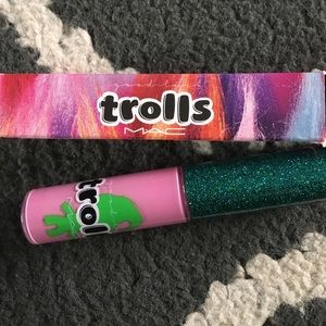 Mac trolls lipglass saint germain