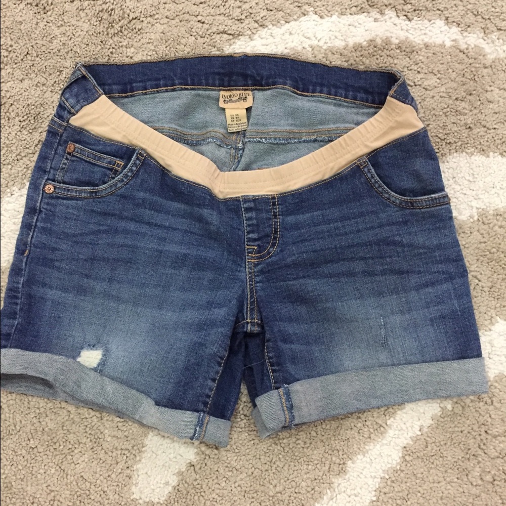 Maternity shorts